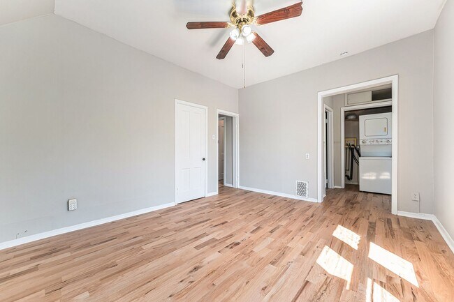 Foto del edificio - Charming 2 Bed 1.5 Bath in West Wash Park!
