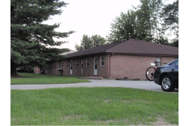 Primary Photo - 1441-1455 Woodland Dr