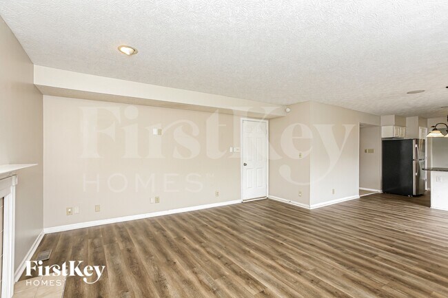 Foto del edificio - 13065 Sweet Briar Pkwy