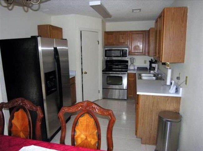 Building Photo - 3-Bedroom Home in Oxbow Neighborhood