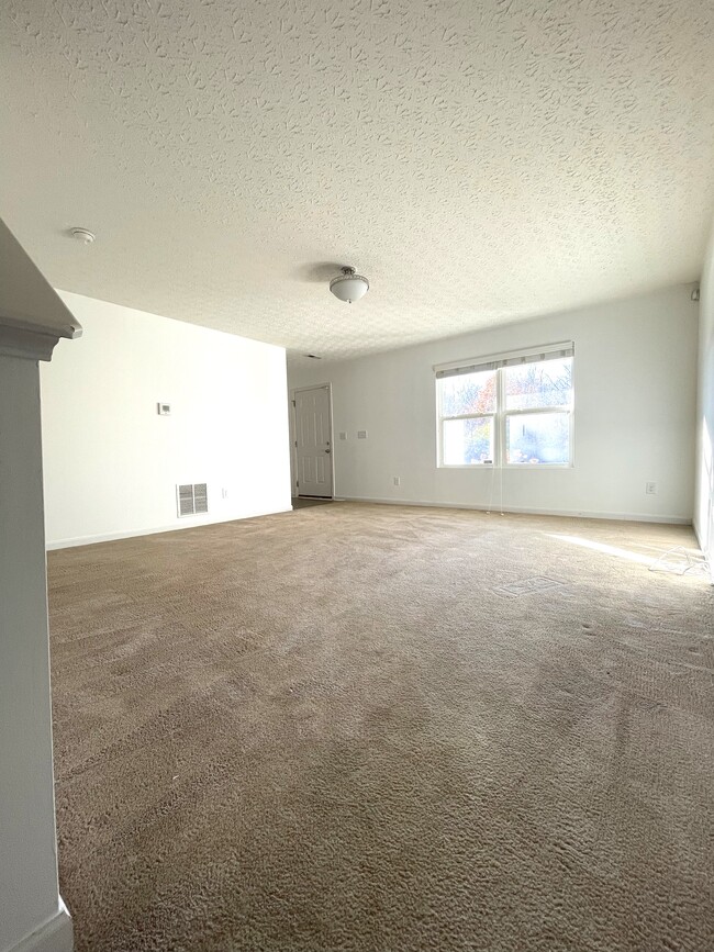 Foto del edificio - 1420 Bellow Falls Pl