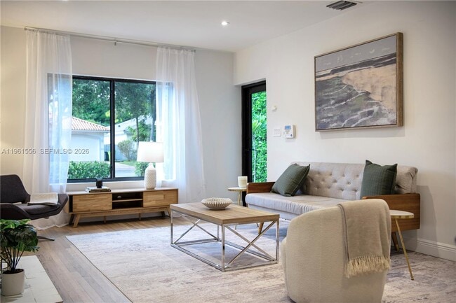 Building Photo - 360 NE 87th St