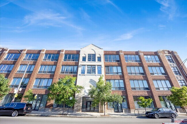 Foto del edificio - 4131 W Belmont Ave