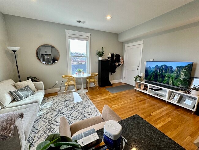 Building Photo - 405 S Huntington Ave