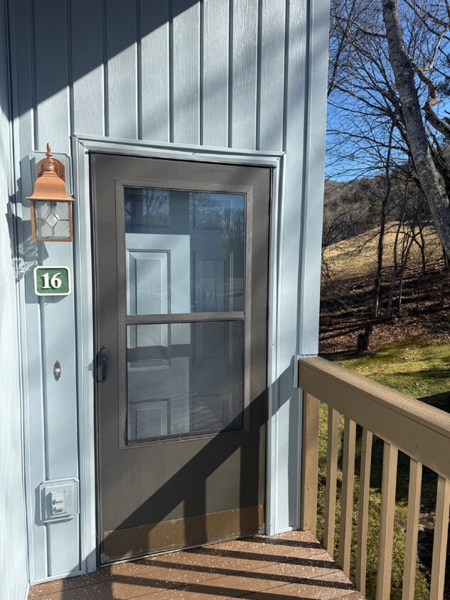 Stunning 2-Bed, 2-Bath Condo Views, Modern Amenities in Waynesville, NC - Stunning 2-Bed, 2-Bath Condo Views,  Modern Amenities in Waynesville, NC