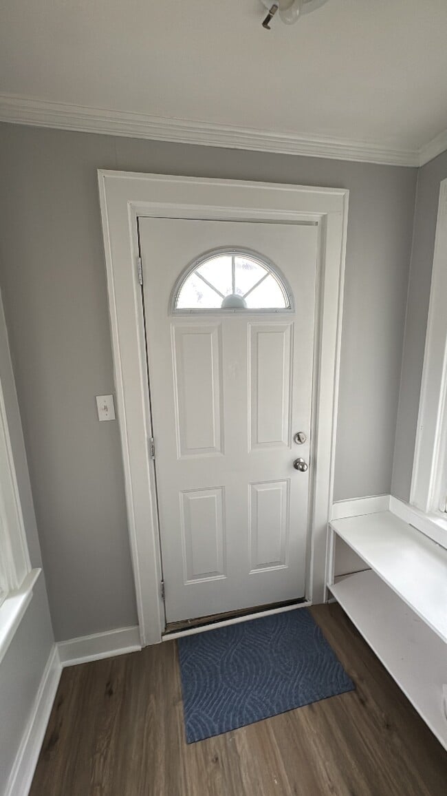 Building Photo - Spacious 3 Bed / 1 Bath Home in Sault Ste. Marie, ON – $2,199/month + Utilities