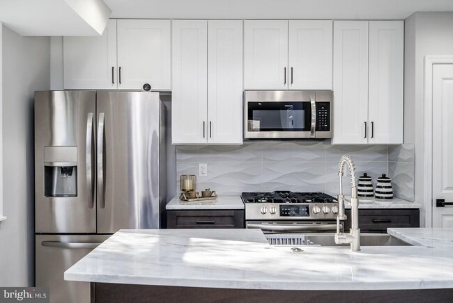Building Photo - Convenient 3 Bedroom Abode with Parking!