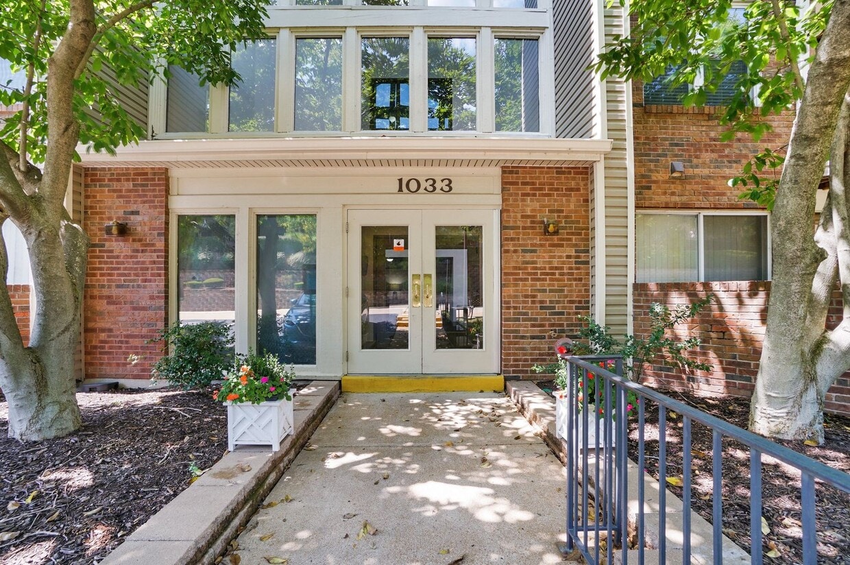 Primary Photo - Spacious 2-Bedroom, 2-Bath Condominium in ...