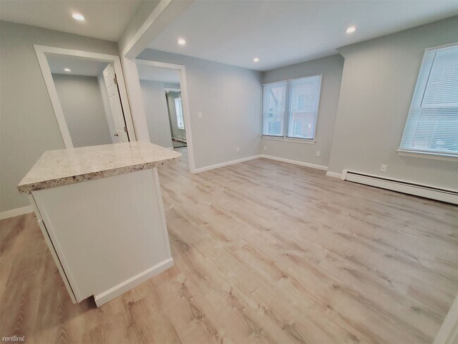 Building Photo - 2 br, 1 bath Condo - 20 Spring St Unit G1