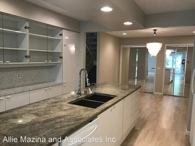 Building Photo - 4 br, 3.5 bath House - 5767  Som Center Rd