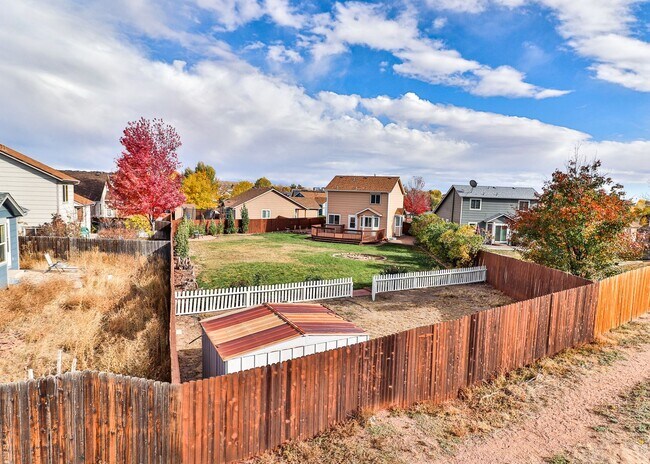 Building Photo - Great 4Bd, 3.5Bth, 2Car w/Amazing view!