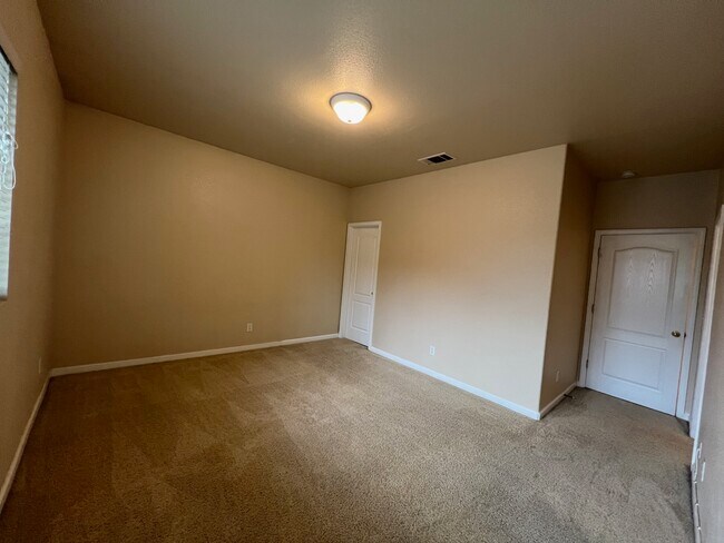 Foto del edificio - 2129 Brent Dr