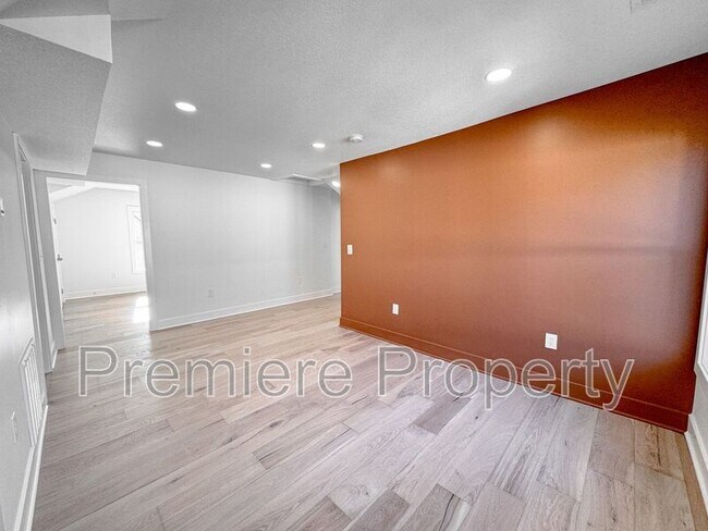 Foto del edificio - 2630 Madison Ave