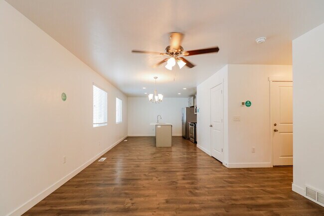 Foto del edificio - 7877 Cronus Ln