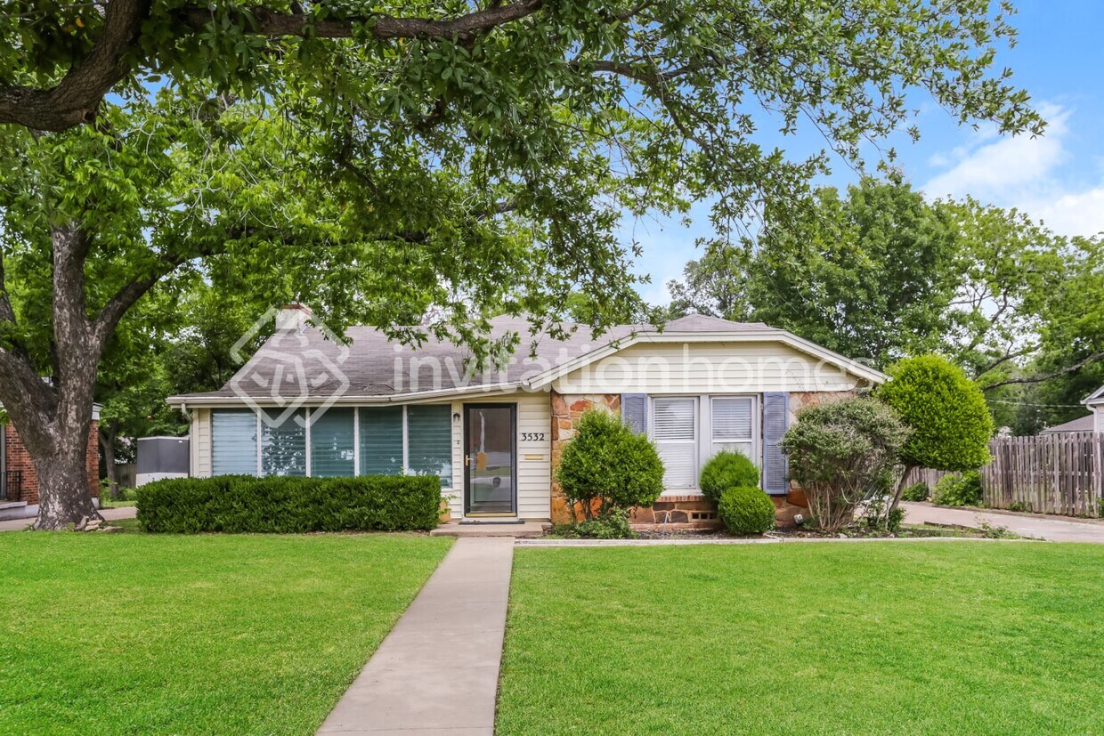 Primary Photo - 3532 W Biddison W