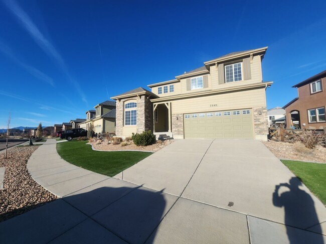 Foto del edificio - Captivating 5 Bed, 4 Bath Home In Amazing ...