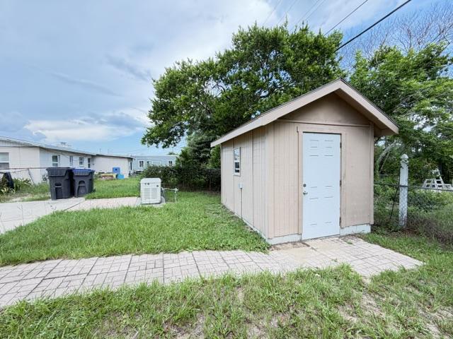 Foto del edificio - 4445 Darden Ave