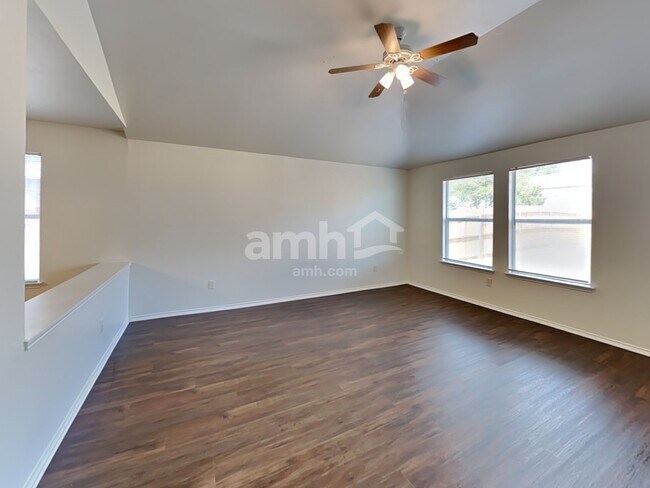 Foto del edificio - 9109 King Ranch Drive