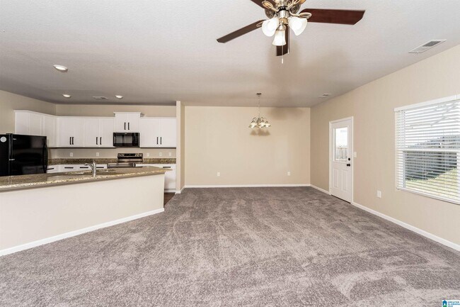 Building Photo - 355 Farmhouse Ln N