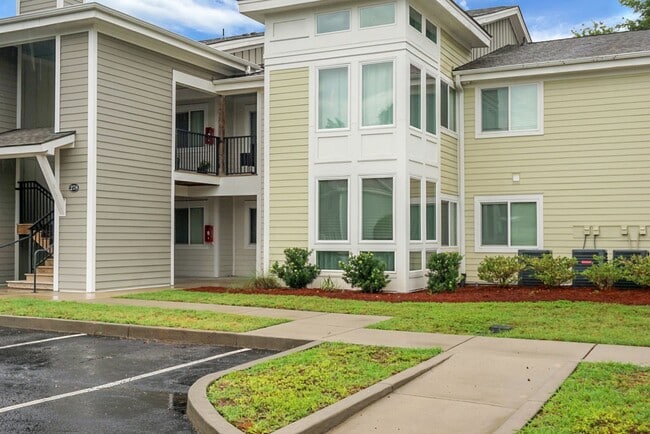 Building Photo - 278 Alexandra Dr