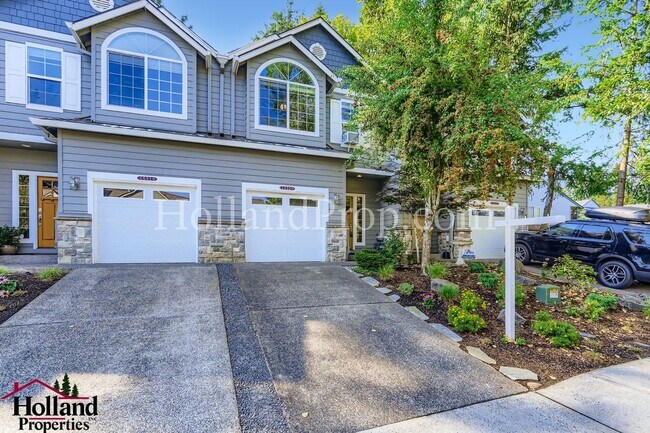 Photo - Charming Murrayhill Townhome with 3 Bedroo...