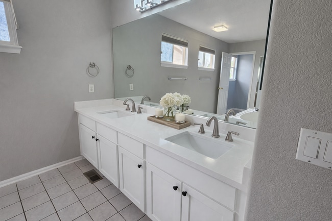 Master Bathroom (Virtual staging by ChatGPT) - 10445 Cheetah Winds