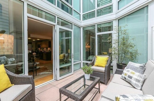 Foto del edificio - 829 Folsom St