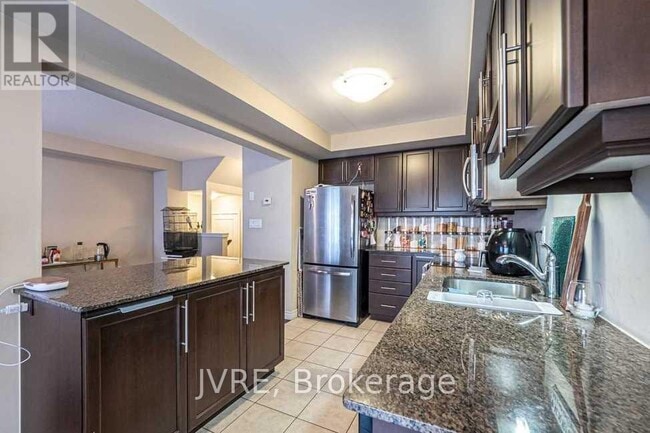 Building Photo - 112 Westbank Trail