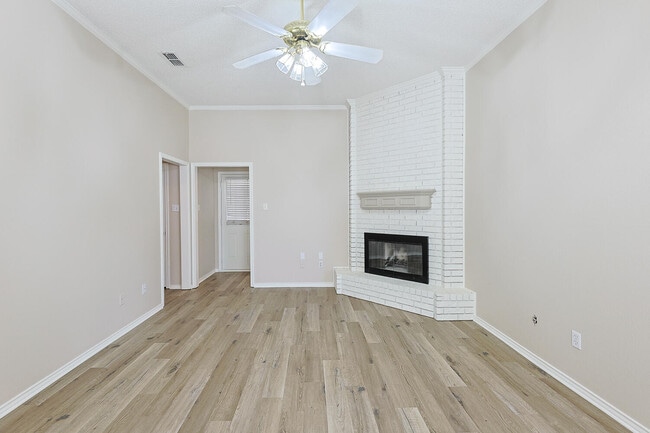 Building Photo - 9708 Aberdeen Ave
