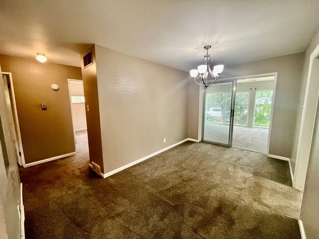 Photo - ** Move in Special** 3 bed 2 bath Ranch w/... House