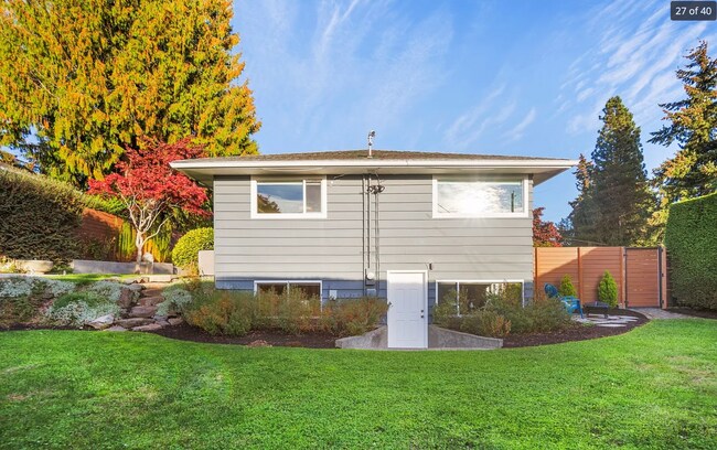 Entrada - 306 S 193rd St