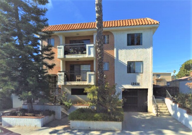 Building Photo - 12611 Pacific Ave