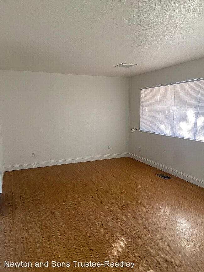Building Photo - 3 br, 2 bath House - 1536 S Klein Avenue