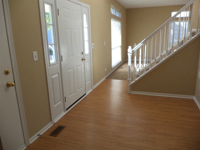 Building Photo - 341 S Clearview Circle