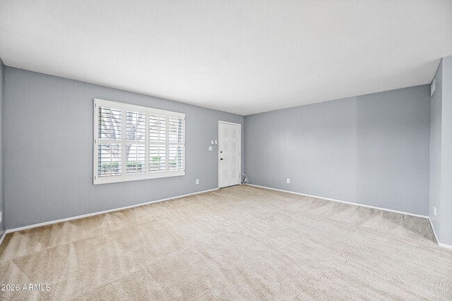 Building Photo - 5945 E Thomas Rd