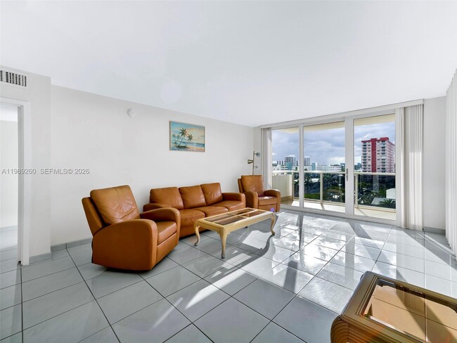 Building Photo - 3140 S Ocean Dr