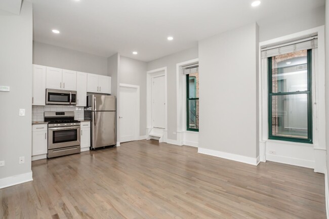 Building Photo - Gorgeous One Bedroom Apartment in Central ...