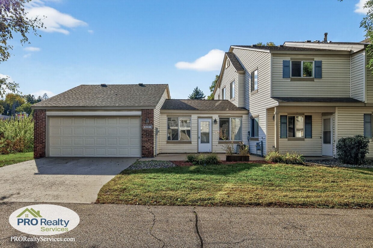 Primary Photo - 3 Bedroom End Unit Townhouse