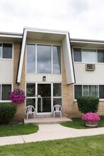 Building Photo - 4081 S 65th St
