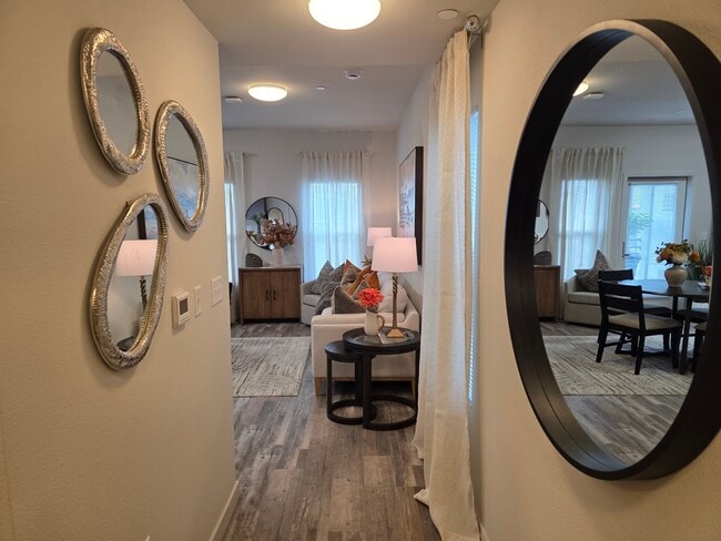 Pasillo - Cirby Creek Senior Apartments
