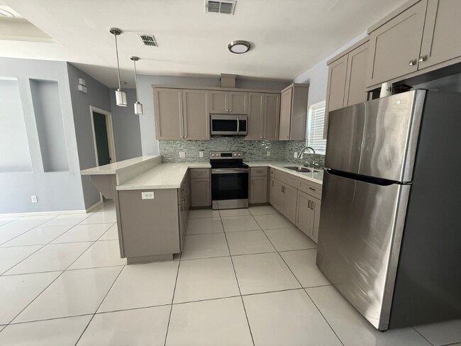 Foto del edificio - 4717 Mulberry Ave