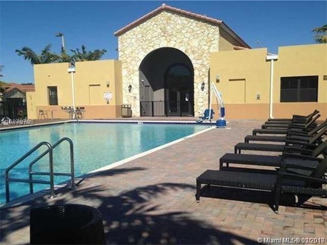 Foto del edificio - 10280 NW 10th St