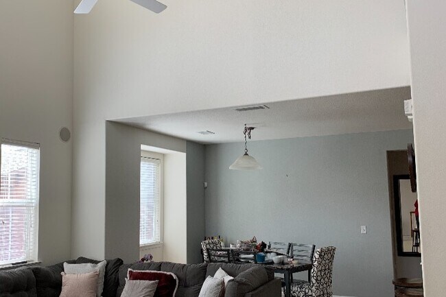 Foto del edificio - 10580 Parkington Ln