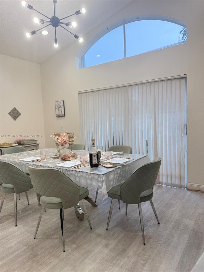 Foto del edificio - 3832 SW 53rd St