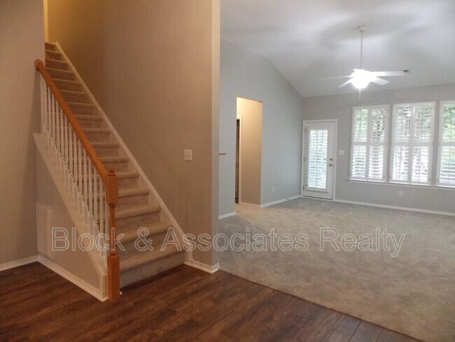 Foto del edificio - 8500 Slabstone Ct