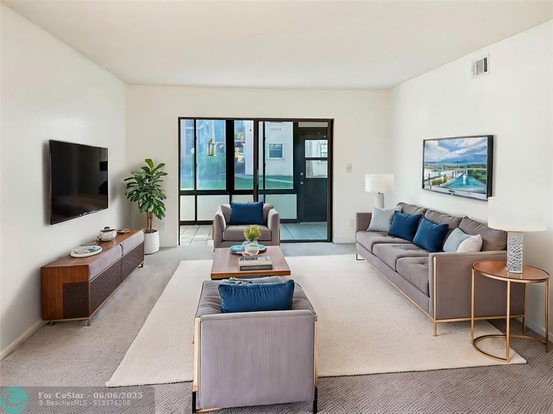 Foto principal - 6090 N Sabal Palm Blvd