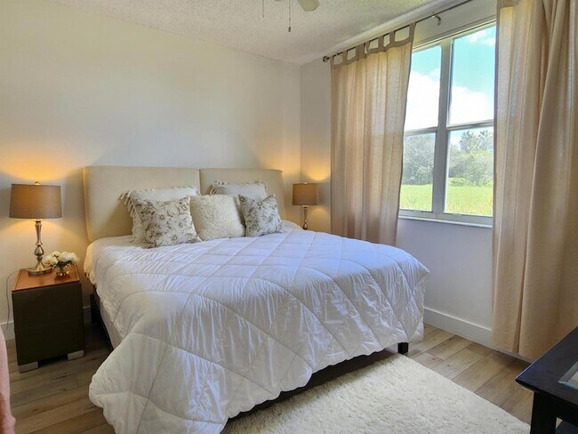 Foto del edificio - 2060 Greenview Shores Blvd