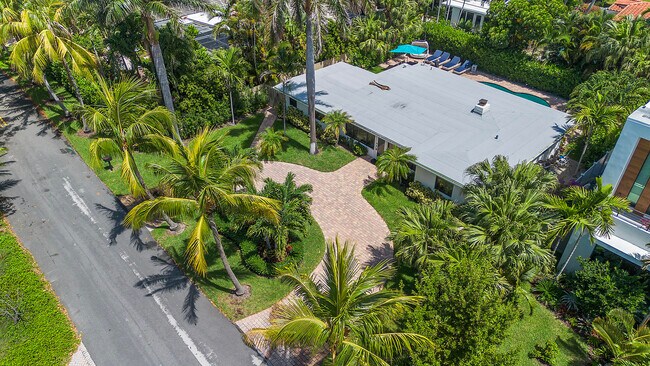 Foto del edificio - 3203 Robbins Rd
