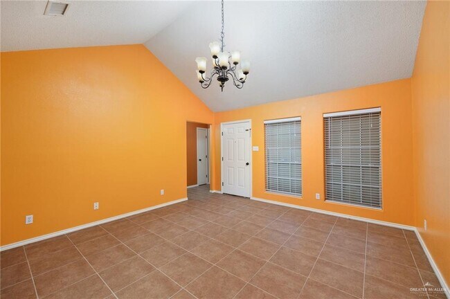 Building Photo - 11 Yucca Ave