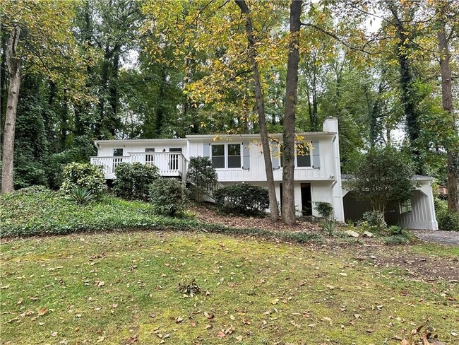 Building Photo - 1231 Woodleigh Rd SW